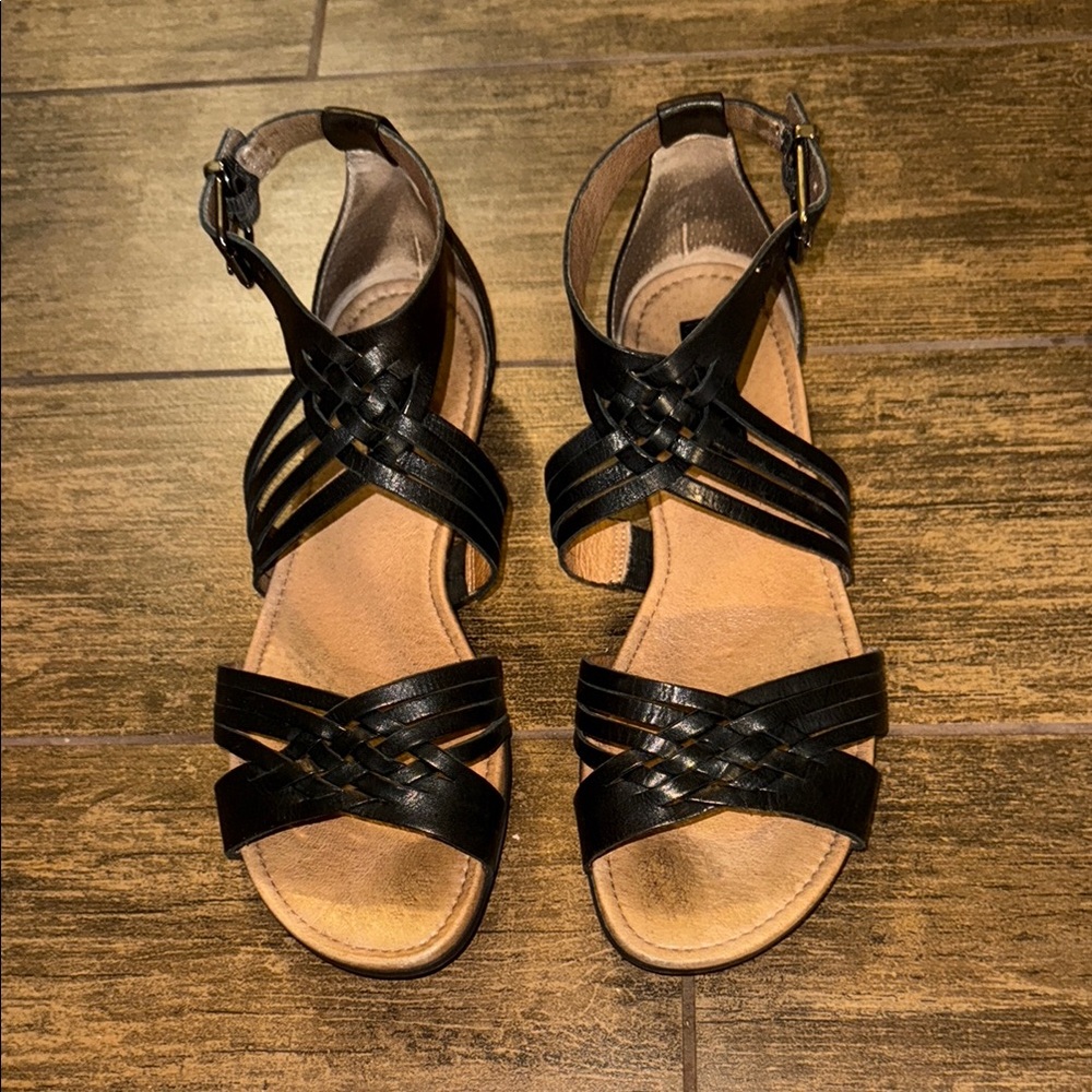 Nurture by Lamaze Black and Tan Strappy Sandals